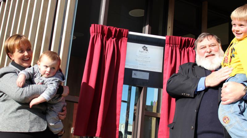 Premier Lara Giddings and member for Lyons Dick Adams at the opening of Tagari Lia Child and Family Centre, TAS.